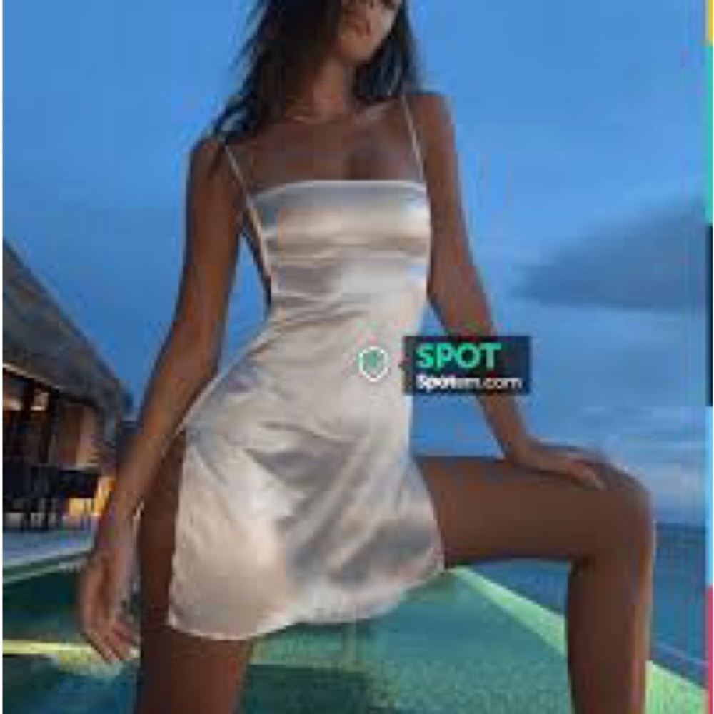 Are You Am I Missi Dress